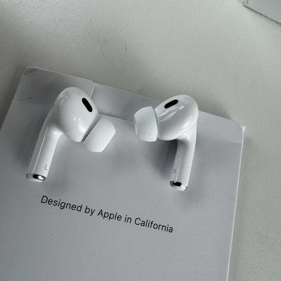 Apple AirPods Pro 2nd Gen Wireless Earbuds White Bluetooth USB-C Case MTJV3AM/A - Picture 10 of 11